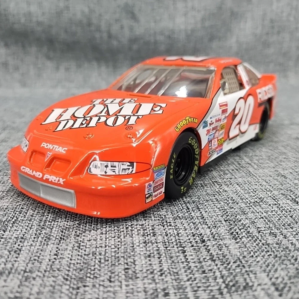 1:24 Action Diecast 1999 Nascar #20 Tony Stewart Home Depot Habitat Set of 2